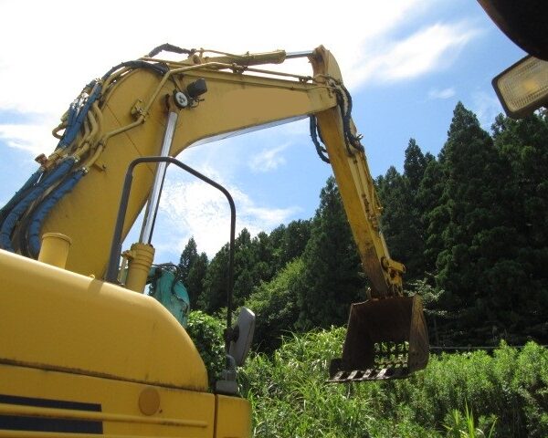 PC228US-8 5本配管 1,580hr 2013/10月製 標準バケット付 0.7m3油圧ショベル ガード 後方小旋回 中古建設機械 写真45（株式会社広建機）