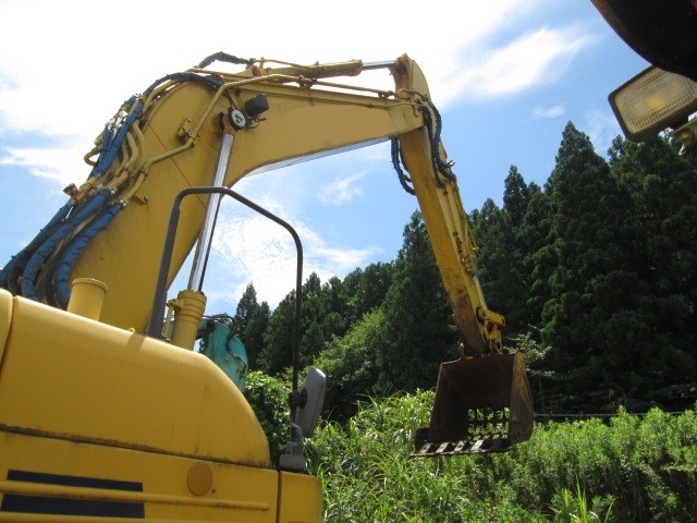 PC228US-8 5本配管 1,580hr 2013/10月製 標準バケット付 0.7m3油圧ショベル ガード 後方小旋回 中古建設機械 写真3（株式会社広建機）