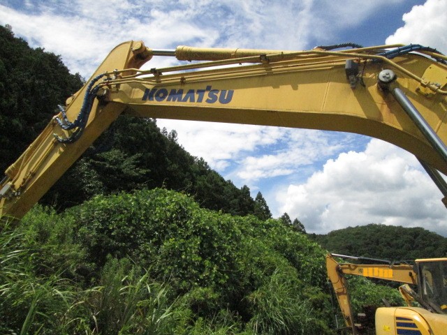 PC228US-8 5本配管 1,580hr 2013/10月製 標準バケット付 0.7m3油圧ショベル ガード 後方小旋回 中古建設機械 写真23（株式会社広建機）