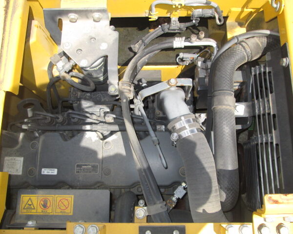 PC228US-8 5本配管 1,580hr 2013/10月製 標準バケット付 0.7m3油圧ショベル ガード 後方小旋回 中古建設機械 写真74（株式会社広建機）