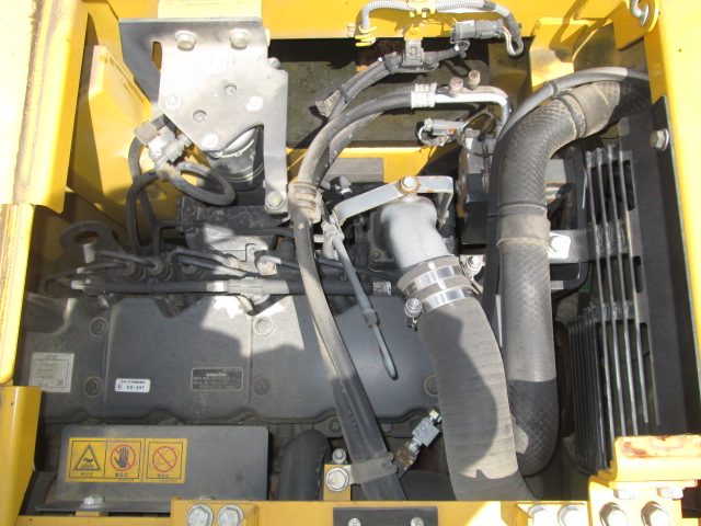 PC228US-8 5本配管 1,580hr 2013/10月製 標準バケット付 0.7m3油圧ショベル ガード 後方小旋回 中古建設機械 写真32（株式会社広建機）