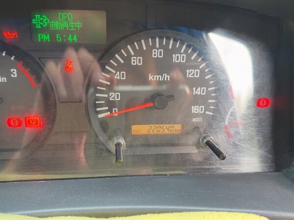 8トンダンプ車 いすゞ 神戸渡し 走行距離 220540km 初年度登録 2017年式 LPG-FTR90S2 最大積載量7500kg 内装外装綺麗め 中古建設機械 写真8（株式会社広建機）