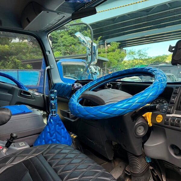 8トンダンプ車 いすゞ 神戸渡し 走行距離 220540km 初年度登録 2017年式 LPG-FTR90S2 最大積載量7500kg 内装外装綺麗め 中古建設機械 写真7（株式会社広建機）