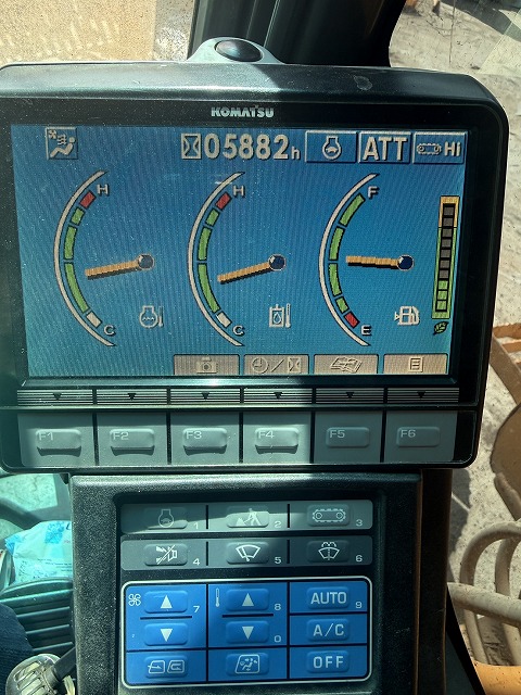 PC138US-8 油圧ショベル 2012年製 5882hr コマツ製 中古建設機械 写真3（株式会社広建機）