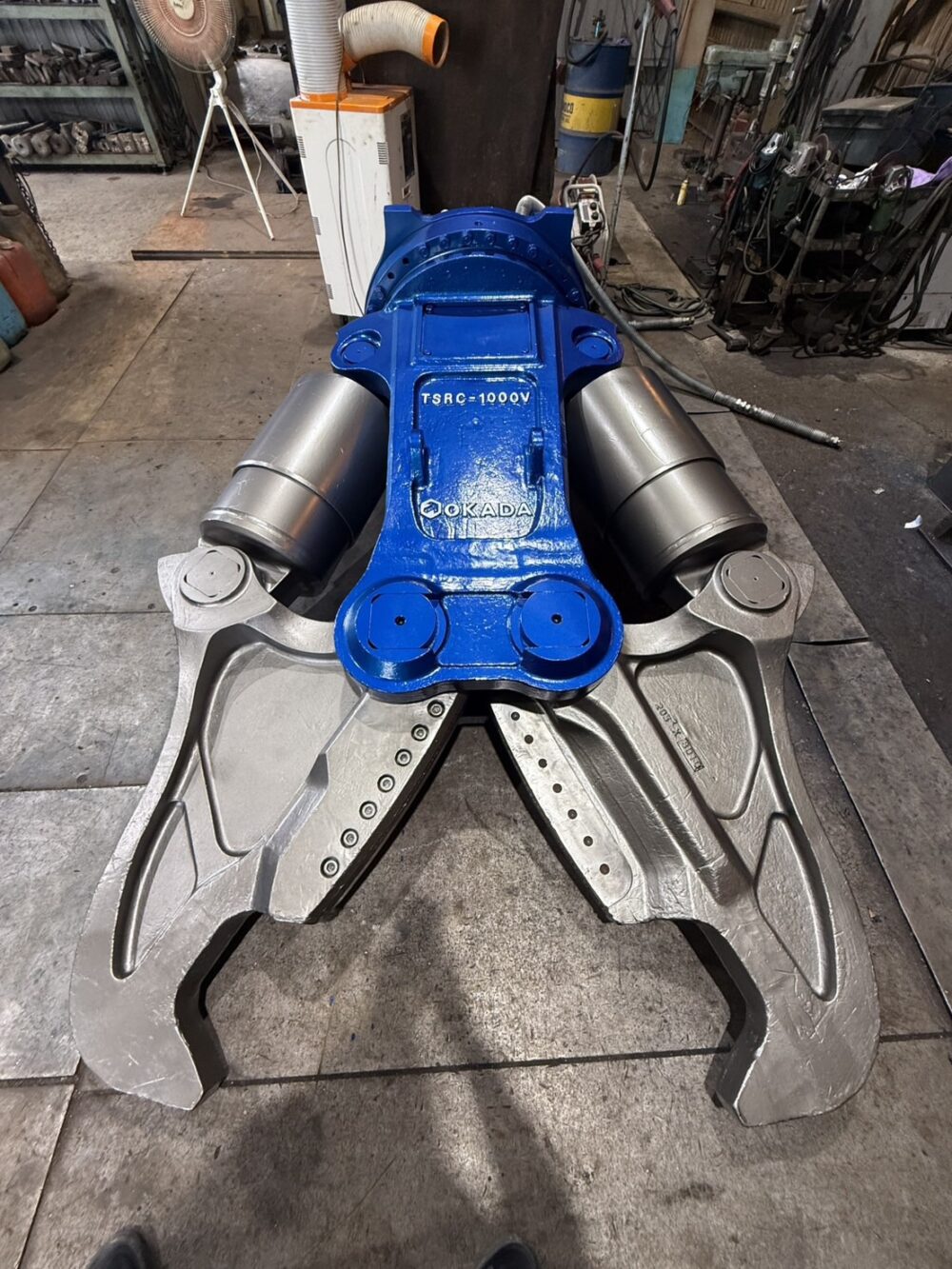 TSRC-1000V-F 0.7m3用SRC解体機 ほぼ未使用 全塗装品オカダアイヨン okada aiyon 中古建設機械 写真2（株式会社広建機）