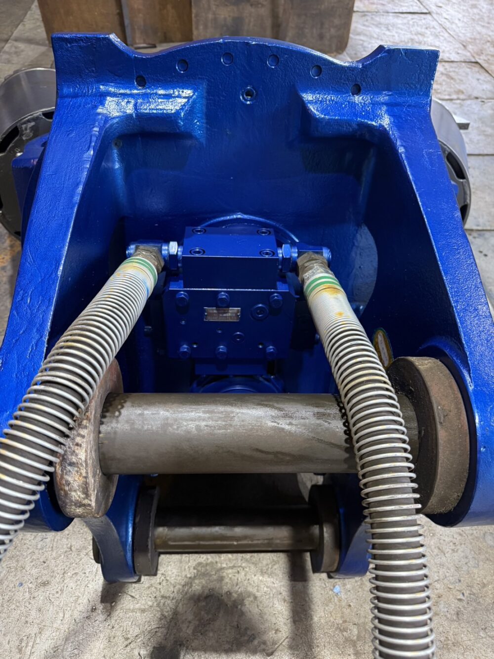 TSRC-1000V-F 0.7m3用SRC解体機 ほぼ未使用 全塗装品オカダアイヨン okada aiyon 中古建設機械 写真4（株式会社広建機）