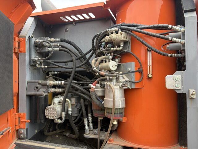 ZX130K-5B ハイボス仕様 ５本配管 1300hour 2016year 0.45m3油圧ショベル  日立建機 中古建設機械 写真29（株式会社広建機）