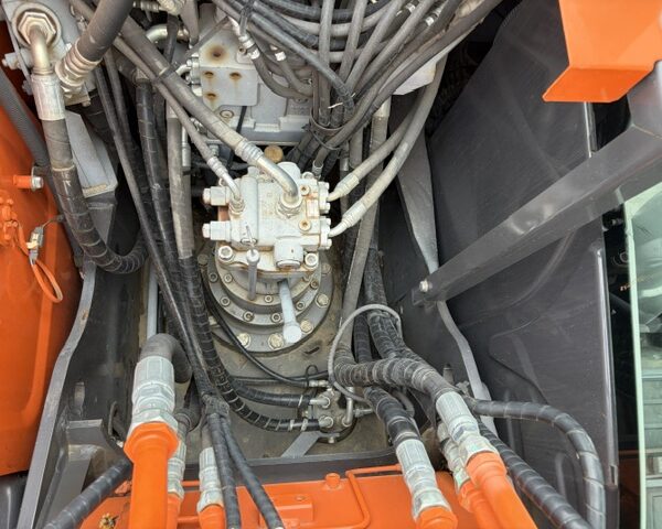 ZX130K-5B ハイボス仕様 ５本配管 1300hour 2016year 0.45m3油圧ショベル  日立建機 中古建設機械 写真78（株式会社広建機）