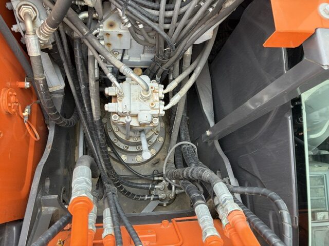 ZX130K-5B ハイボス仕様 ５本配管 1300hour 2016year 0.45m3油圧ショベル  日立建機 中古建設機械 写真33（株式会社広建機）