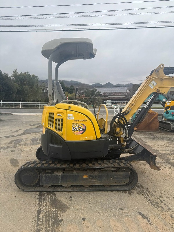 Vio20-3 併用配管 2690hr ブレード付き シリンダーガード付き ゴムクローラー 中古建設機械 写真9（株式会社広建機）