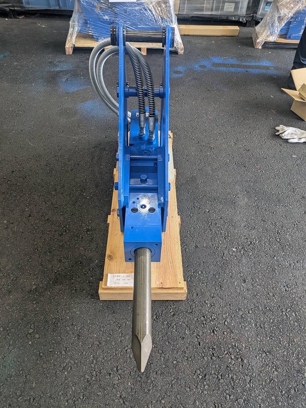東空販売製 ZX30U用 油圧ブレーカー TNB-3MB ワンタッチカプラ付き Hydraulic Breaker 中古建設機械 写真3（株式会社広建機）