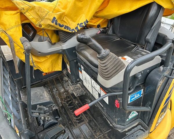 PC35MR-5 ミニモク 全旋回フォーク付 クイックヒッチ付き バケットレス 2300hr 2018年製 コマツ製 中古建設機械 写真15（株式会社広建機）