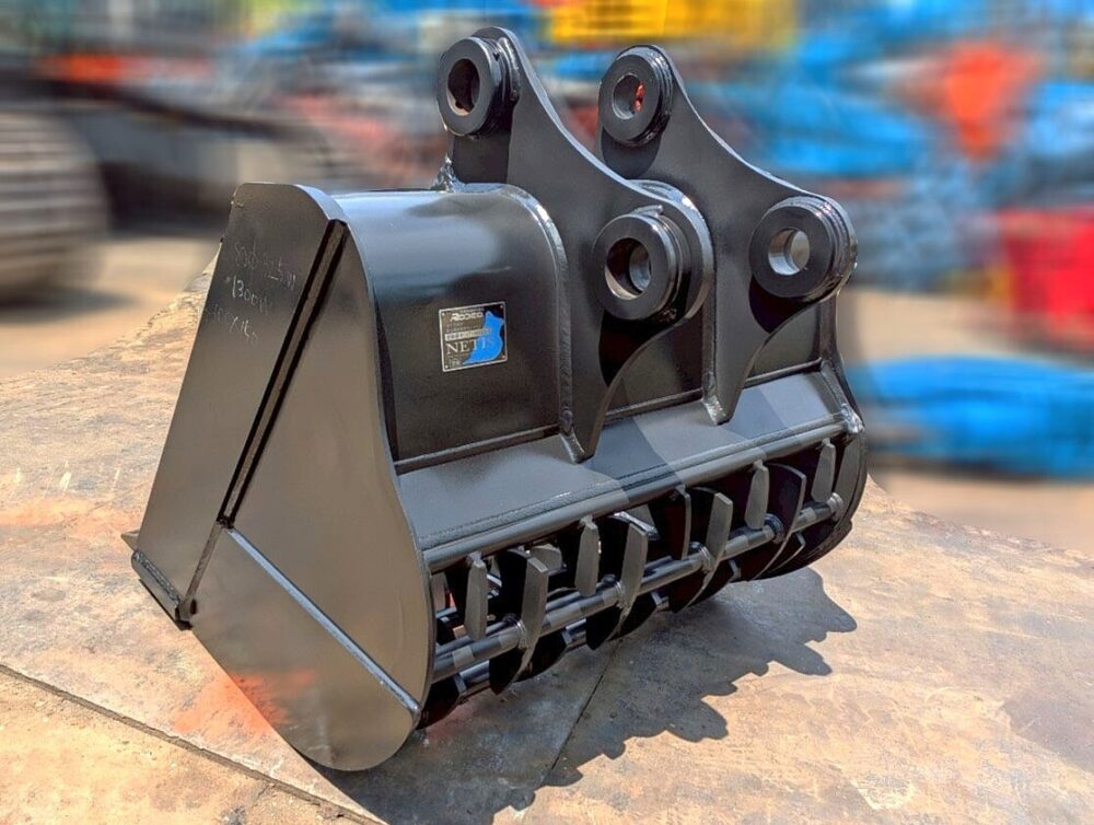 0.7m3コベルコ用ロデオバケット 横ピン 未使用品 110 × 140 mm 網目サイズ 中古建設機械 写真10（株式会社広建機）
