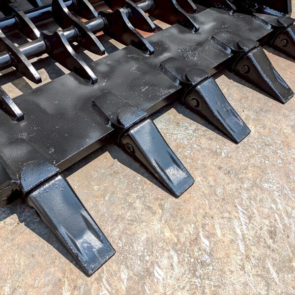 0.7m3コベルコ用ロデオバケット 横ピン 未使用品 110 × 140 mm 網目サイズ 中古建設機械 写真14（株式会社広建機）
