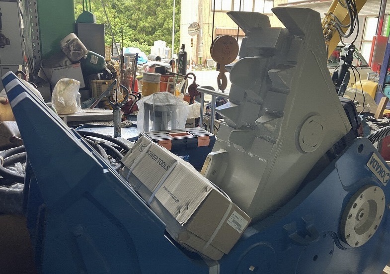 OSC-200MB 0.7用電磁マグ付き小割機 未使用品 オカダアイヨン okada aiyon magnet crusher 中古建設機械 写真4（株式会社広建機）