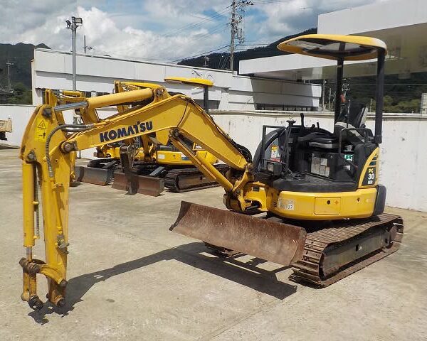 PC30MR-3 コマツ 配管 2015年式 2590hour 中古建設機械 写真9(株式会社広建機)