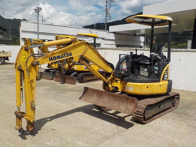 PC30MR-3  コマツ 配管 2015年式 2590hour 中古建設機械 写真1（株式会社広建機）