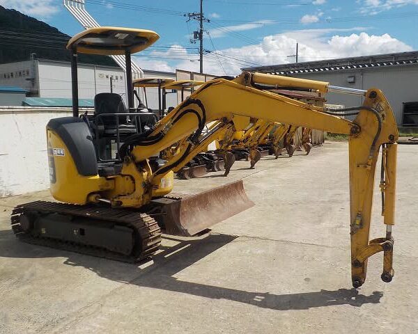 PC30MR-3 コマツ 配管 2015年式 2590hour 中古建設機械 写真11(株式会社広建機)