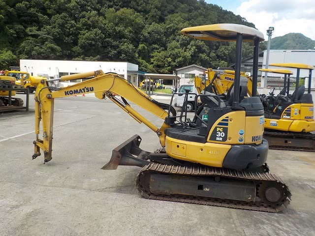 PC30MR-3  コマツ 配管 2015年式 2590hour 中古建設機械 写真4（株式会社広建機）