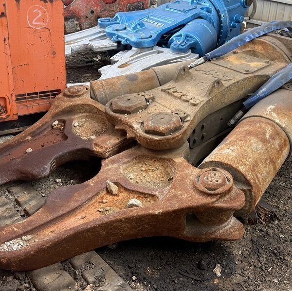 古河ロックドリル 0.7用大割機 VX235 2375kg 2015年式 FURUKAWA 中古建設機械 写真10（株式会社広建機）