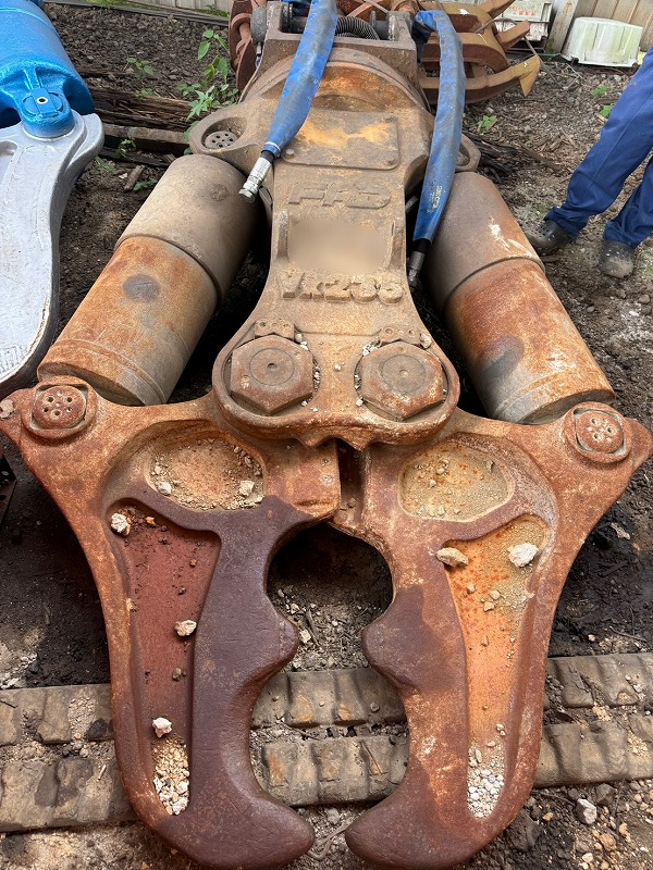 古河ロックドリル 0.7用大割機 VX235 2375kg 2015年式 FURUKAWA 中古建設機械 写真2（株式会社広建機）