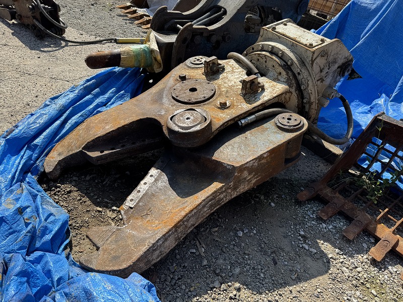 CUT50-ARTS 旋回 0.45m3用鉄骨カッター カットクン オカダアイヨン製 1180kg 整備予定 中古建設機械 写真2（株式会社広建機）