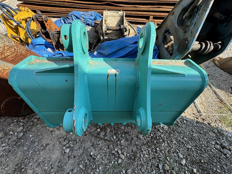 0.7m3コベルコ用スケルトンバケット 横ピン 網目100mm × 120mm 中古建設機械 写真9（株式会社広建機）