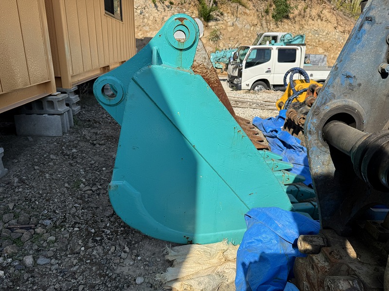 0.7m3コベルコ用スケルトンバケット 横ピン 網目100mm × 120mm 中古建設機械 写真7（株式会社広建機）
