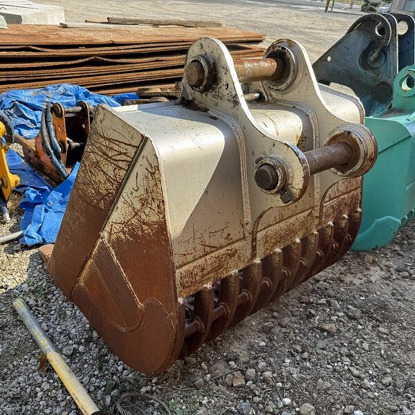 0.7m3コベルコ用スケルトンバケット 縦ピン 網目100mm × 150mm シルバー色 中古建設機械 写真20(株式会社広建機)