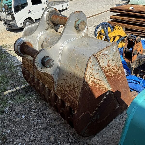 0.7m3コベルコ用スケルトンバケット 縦ピン 網目100mm × 150mm シルバー色 中古建設機械 写真17(株式会社広建機)