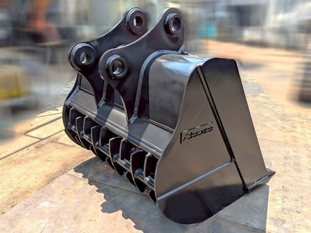 0.7m3コベルコ用ロデオバケット 横ピン 未使用品 110 × 140 mm 網目サイズ 中古建設機械 写真7（株式会社広建機）