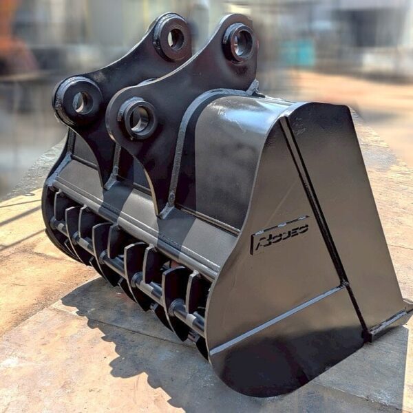 0.7m3コベルコ用ロデオバケット 横ピン 未使用品 110 × 140 mm 網目サイズ 中古建設機械 写真17（株式会社広建機）